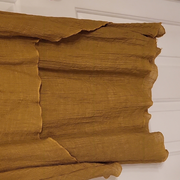 Beautiful gauzy dress Korean made size medium mustard - Picture 5 of 5